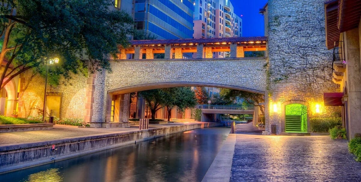 Concrete contractors in Irving, TX